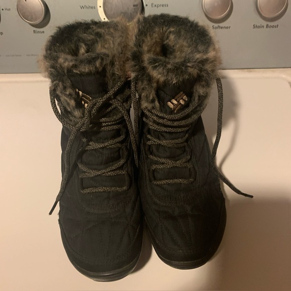 Columbia Black Boots with Faux Fur Trim - Picture 1 of 6
